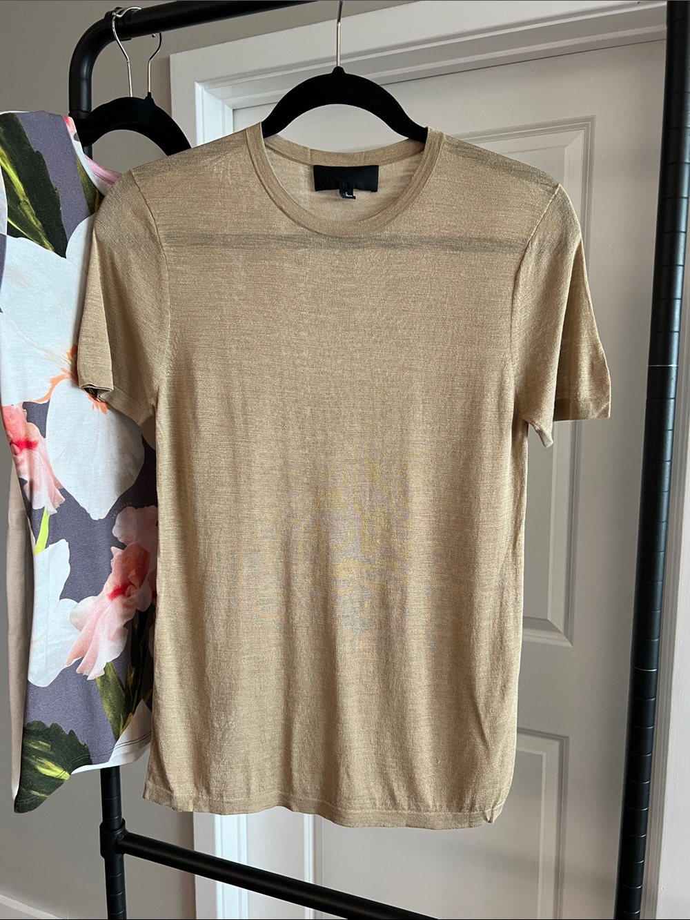 NILI LOTAN 100% Silk Tan Chantelle Short Sleeve Sweater Top size Small